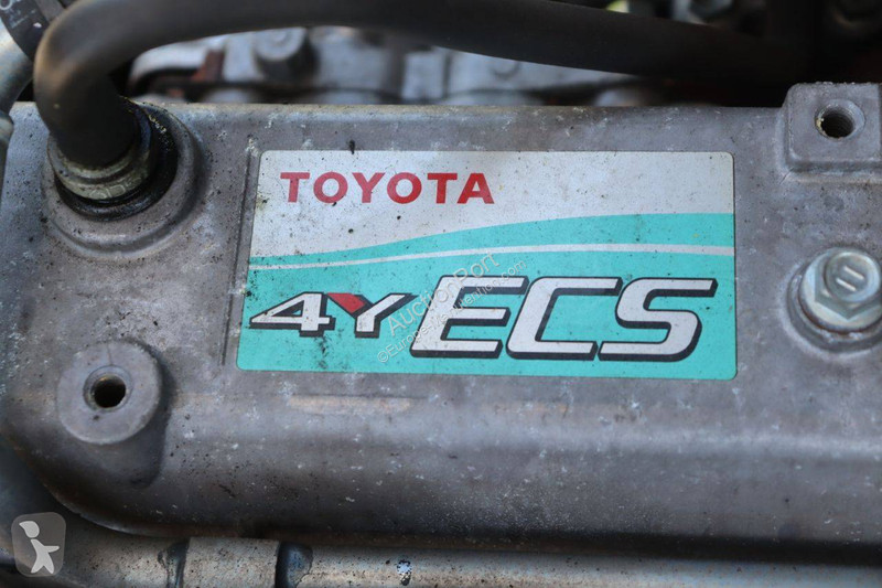 Carretilla elevadora Toyota 02