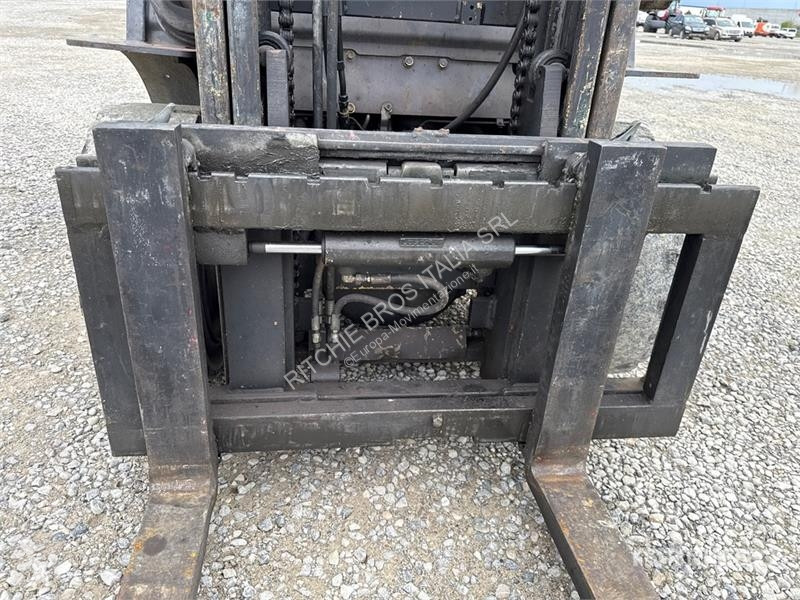 Emelőtargonca Toyota 02-6FDF30 2900 kg Forklift