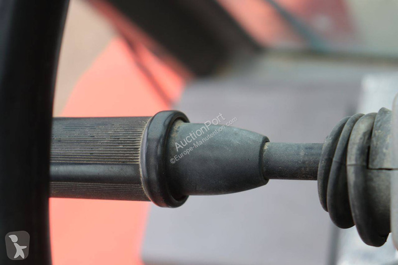 رافعة شوكية Manitou MC 30