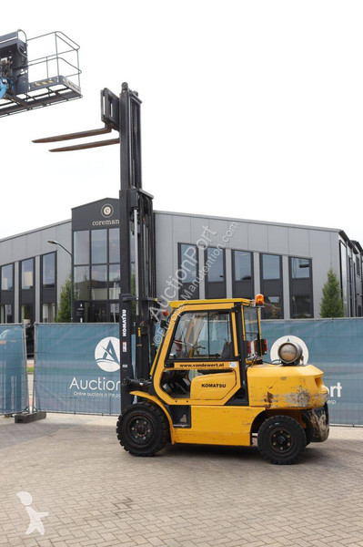 Chariot élévateur Komatsu FG401-7