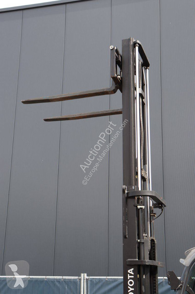 Carrello elevatore Toyota 8FBMKT25