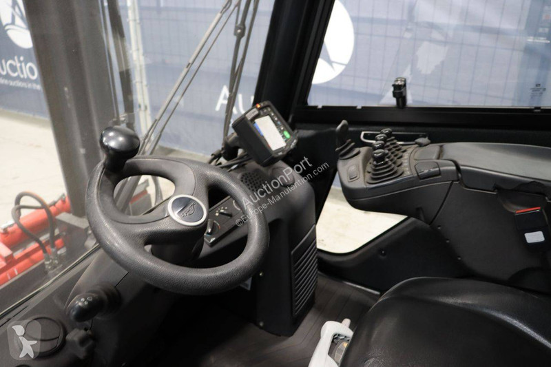 Chariot élévateur Linde T-02