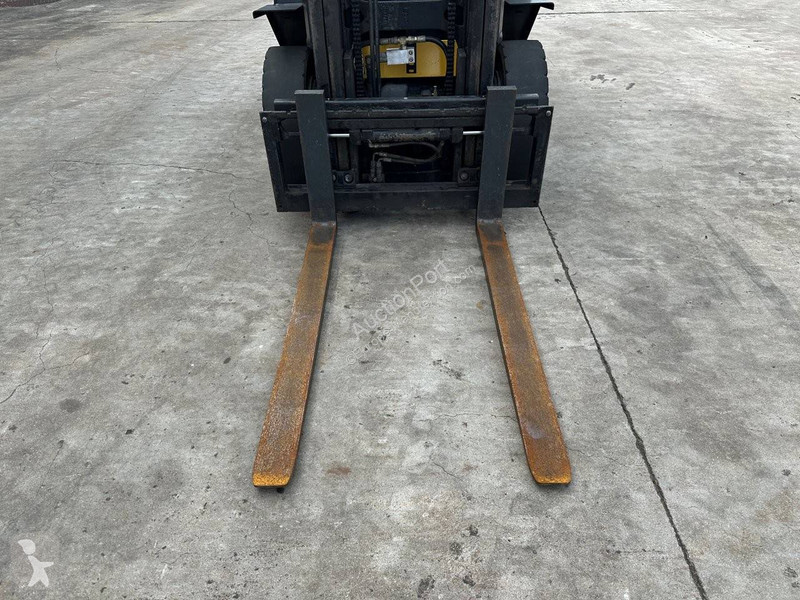 Кар Yale GLP20RF