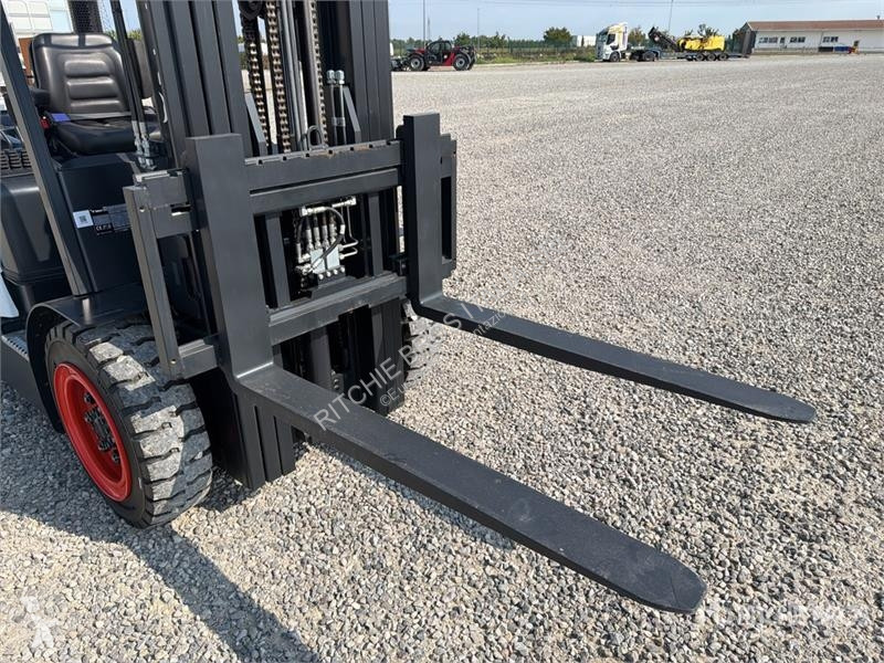 Навантажувач вилковий Bobcat D30NXP 3000 kg...