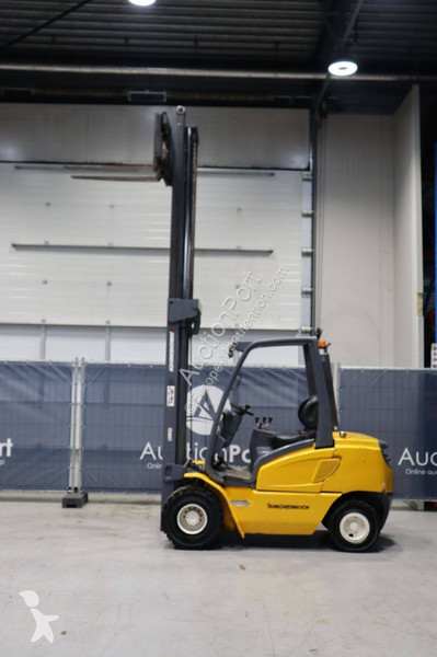 Chariot élévateur Jungheinrich DFG30BK400ZT