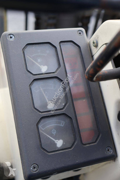 Teleskopický manipulátor Nissan KCUGH02F350