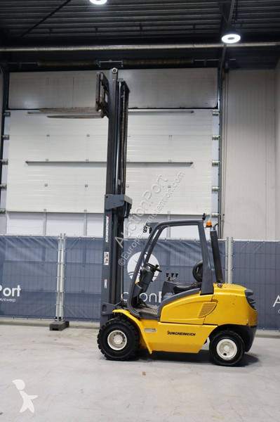 Chariot élévateur Jungheinrich DFG30BK400ZT
