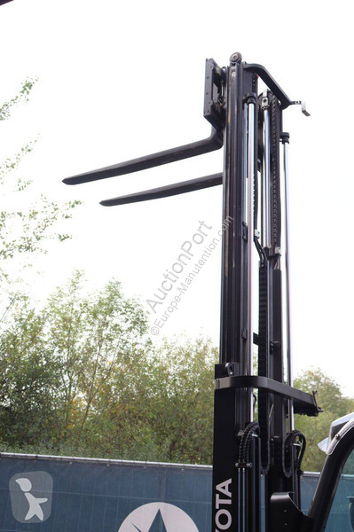 Empilhador elevador Toyota 8FBE16T