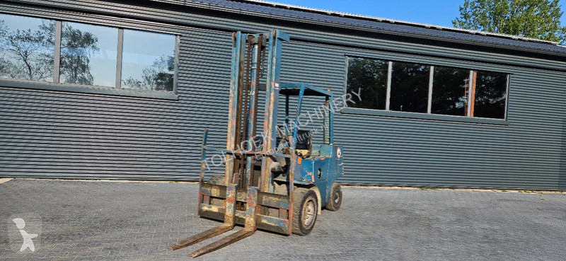 Teleskopický manipulátor Clark 3 ton diesel