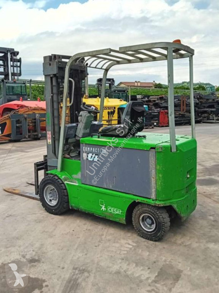 رافعة شوكية Cesab COMPACT 300