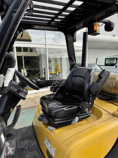 Chariot élévateur Yale  GLP25VX