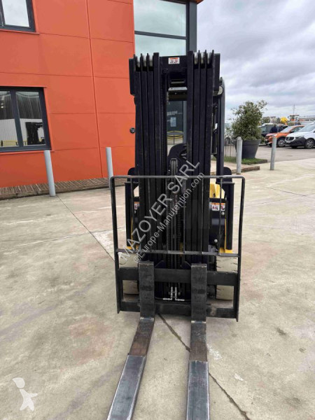 Chariot élévateur Yale  ERP18VT