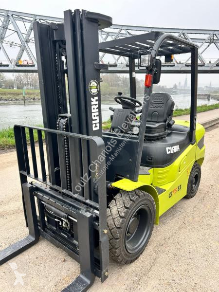 Chariot élévateur Clark  GTS33D