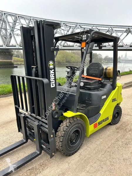 Chariot élévateur Clark  S25L