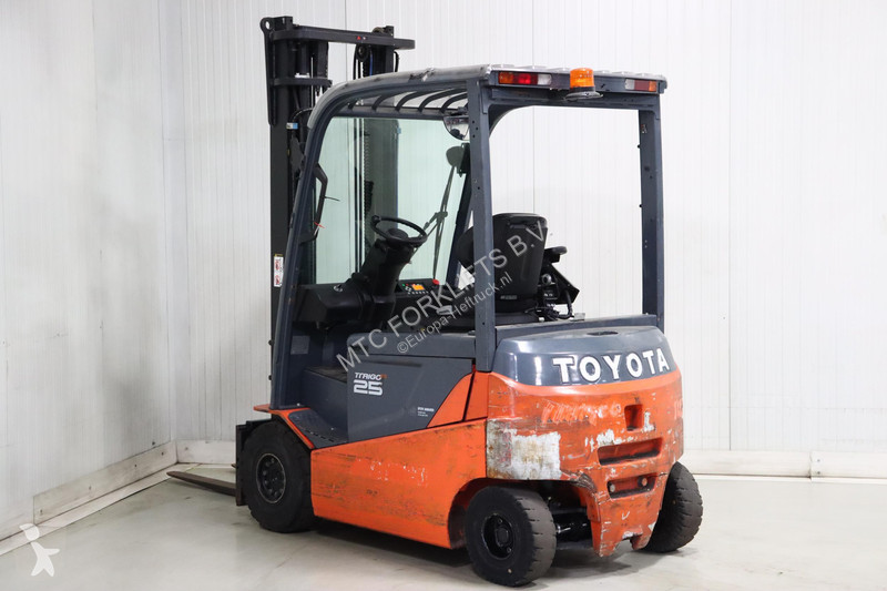 رافعة شوكية Toyota 8FBMKT25