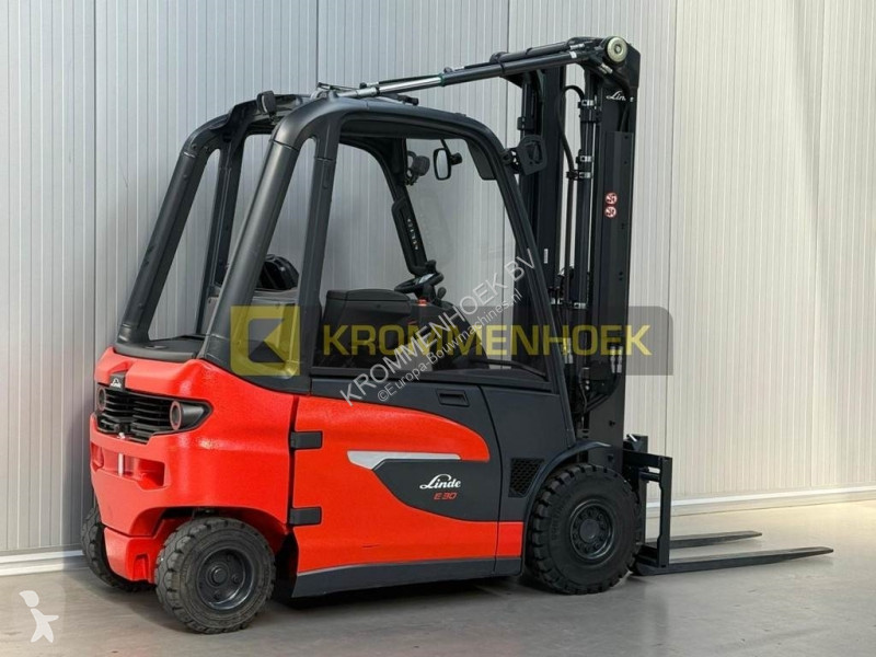 Teleskopický manipulátor Linde E 30 Demo