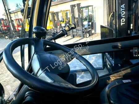 Teleskopický manipulátor Toyota