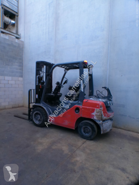 Carretilla elevadora Toyota 02-8FGF30 MATRICULADA