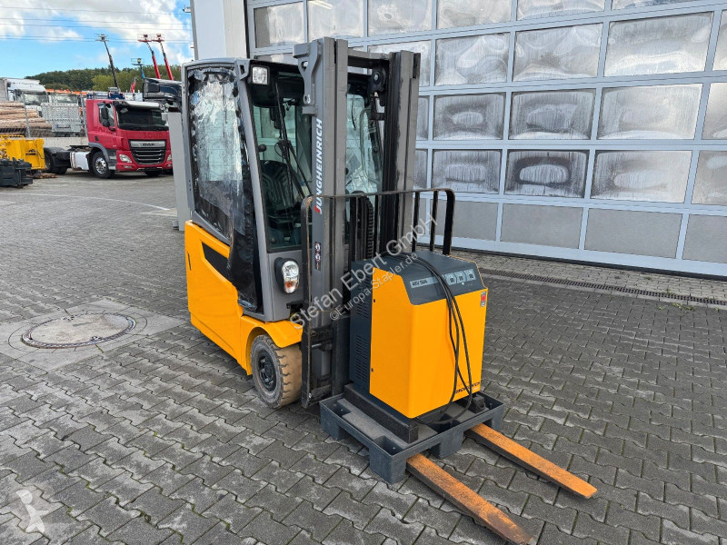 رافعة شوكية Jungheinrich EFG 215 / Triplex:...