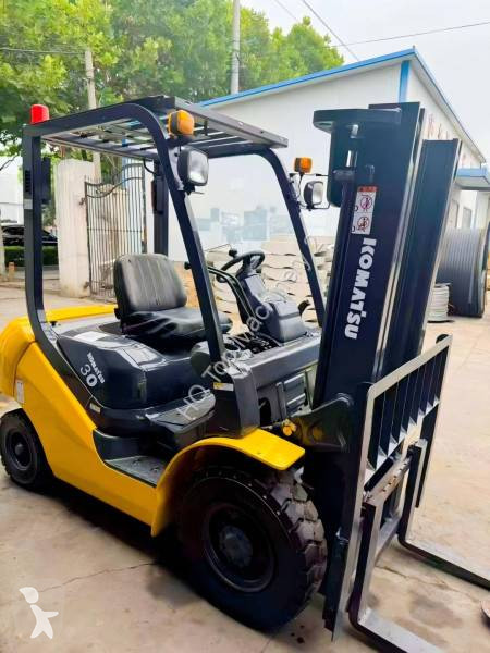 رافعة شوكية Komatsu Chariot élévateur Komatsu FD30