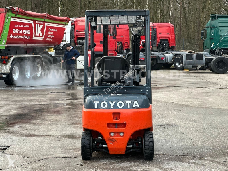 Teleskopický manipulátor Toyota 16 T 48V...