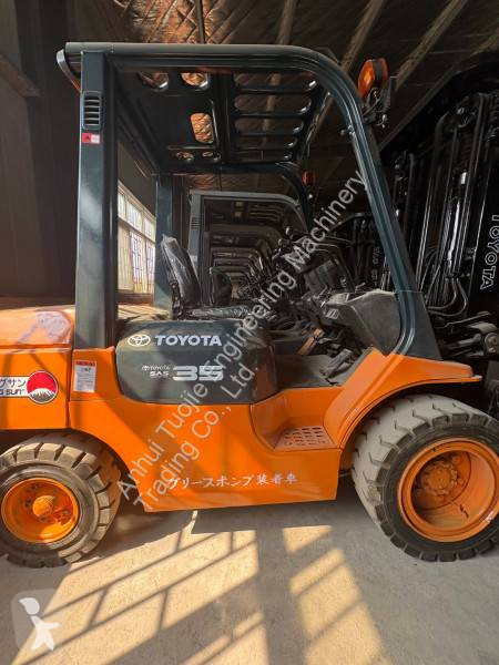 Vysokozdvižný vozík Toyota 3.5-Ton