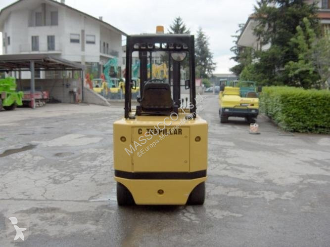 رافعة شوكية Caterpillar M100D