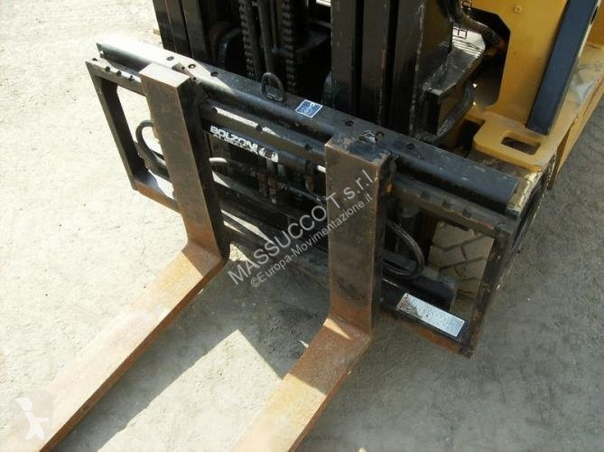رافعة شوكية Caterpillar EP15T
