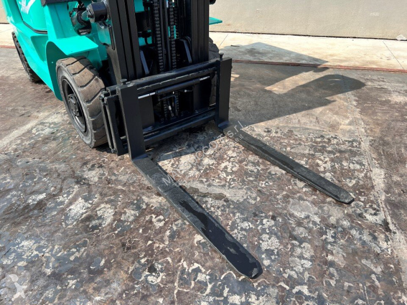 رافعة شوكية Mitsubishi FD25K