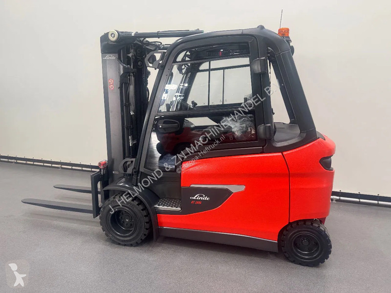 Teleskopický manipulátor Linde 1252  HL01