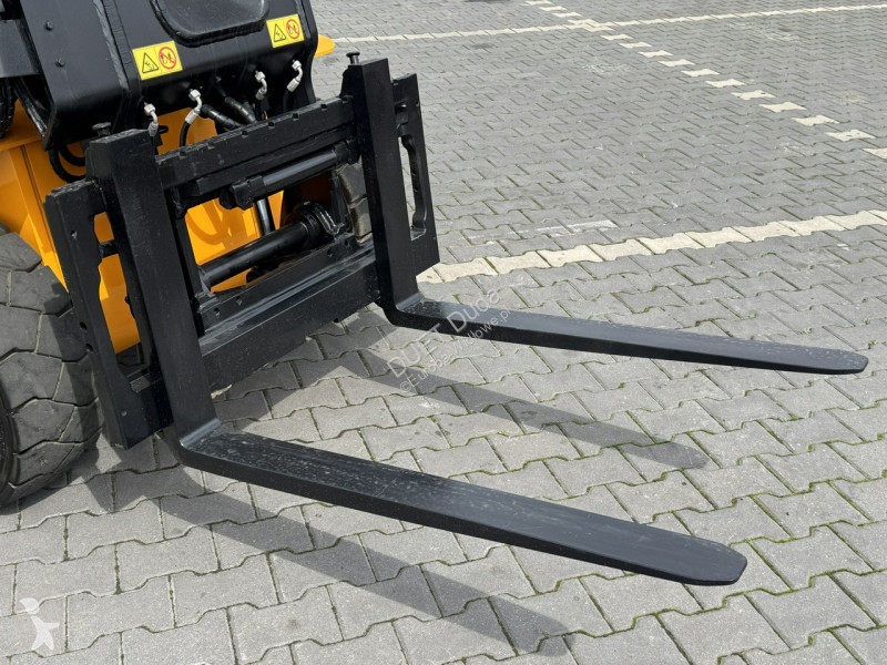 Автопогрузчик JCB 35D 4x4 T4 TELESKOP /...