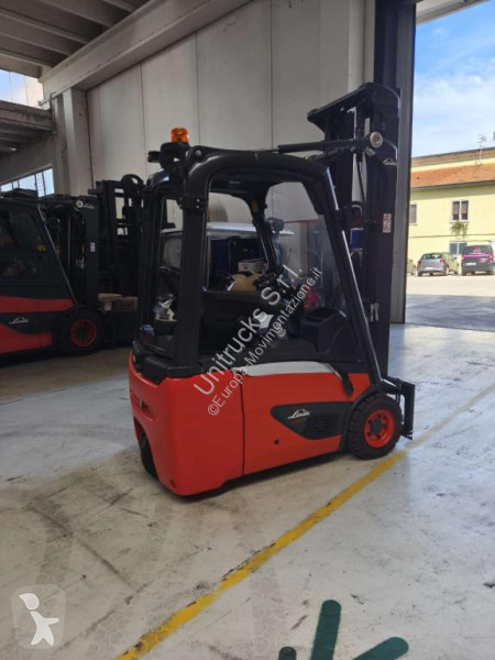 رافعة شوكية Linde