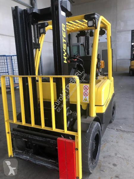 رافعة شوكية Hyster
