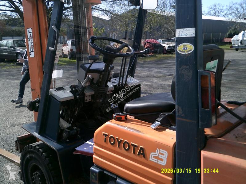 رافعة شوكية Toyota  425 F G F 23