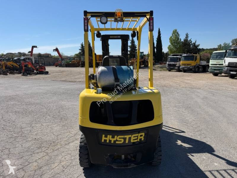رافعة شوكية Hyster