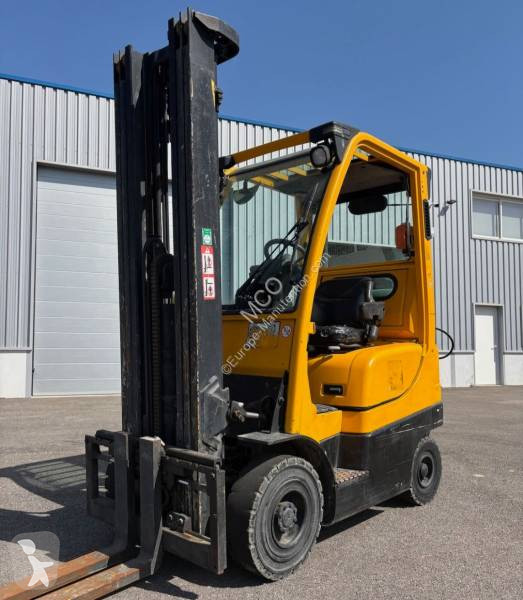 رافعة شوكية Hyster