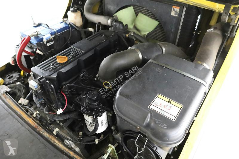 رافعة شوكية Hyster
