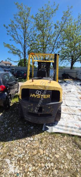 رافعة شوكية Hyster