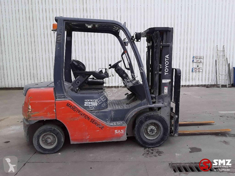رافعة شوكية Toyota Tonero 25 5300H
