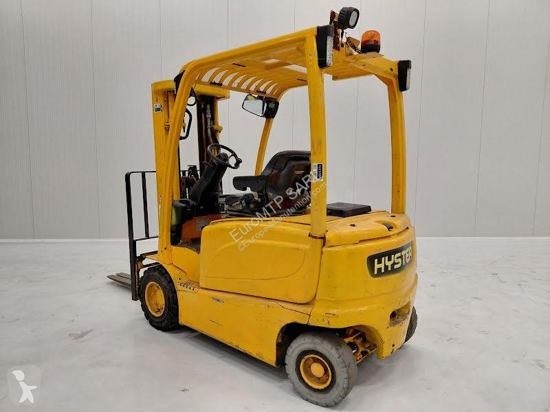 رافعة شوكية Hyster