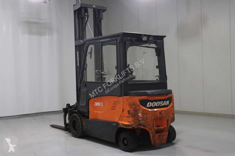 رافعة شوكية Doosan B35X-7