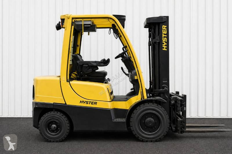 رافعة شوكية Hyster