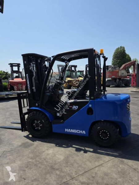 Teleskopický manipulátor Hangcha CPCD30-XW97F