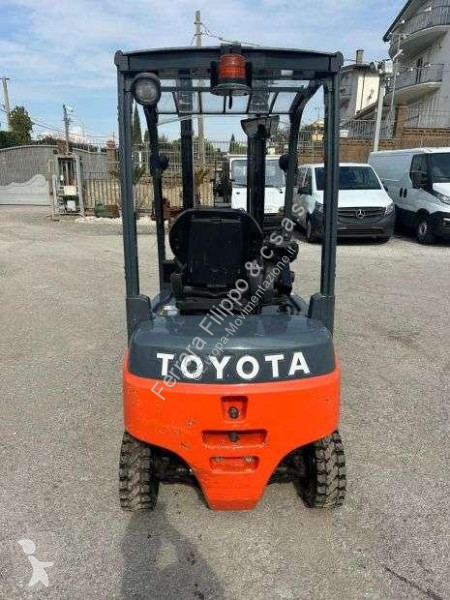 رافعة شوكية Toyota