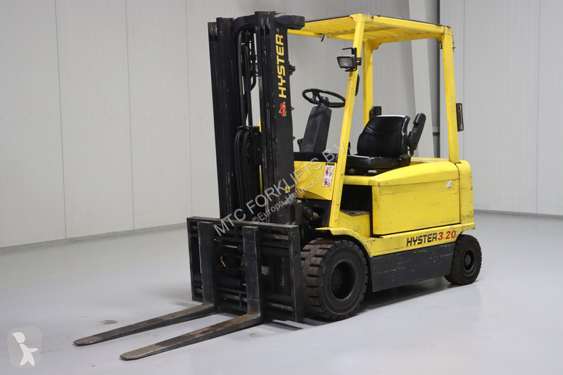 رافعة شوكية Hyster