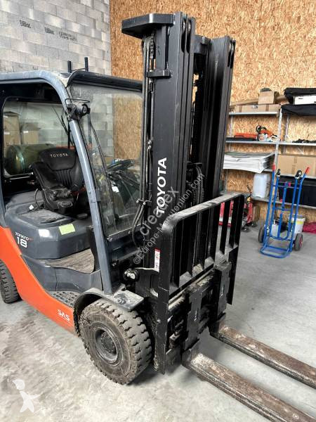 رافعة شوكية Toyota 06-8FG18F