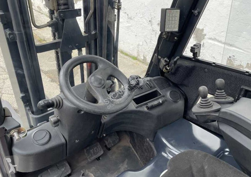 رافعة شوكية Linde E18