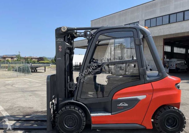رافعة شوكية Linde H25