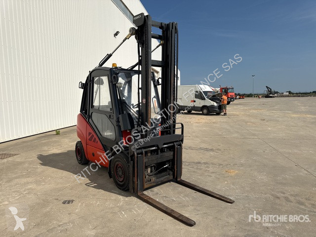 رافعة شوكية Fenwick D-01