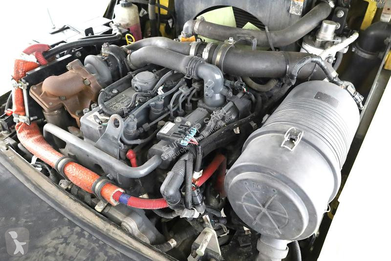 رافعة شوكية Hyster